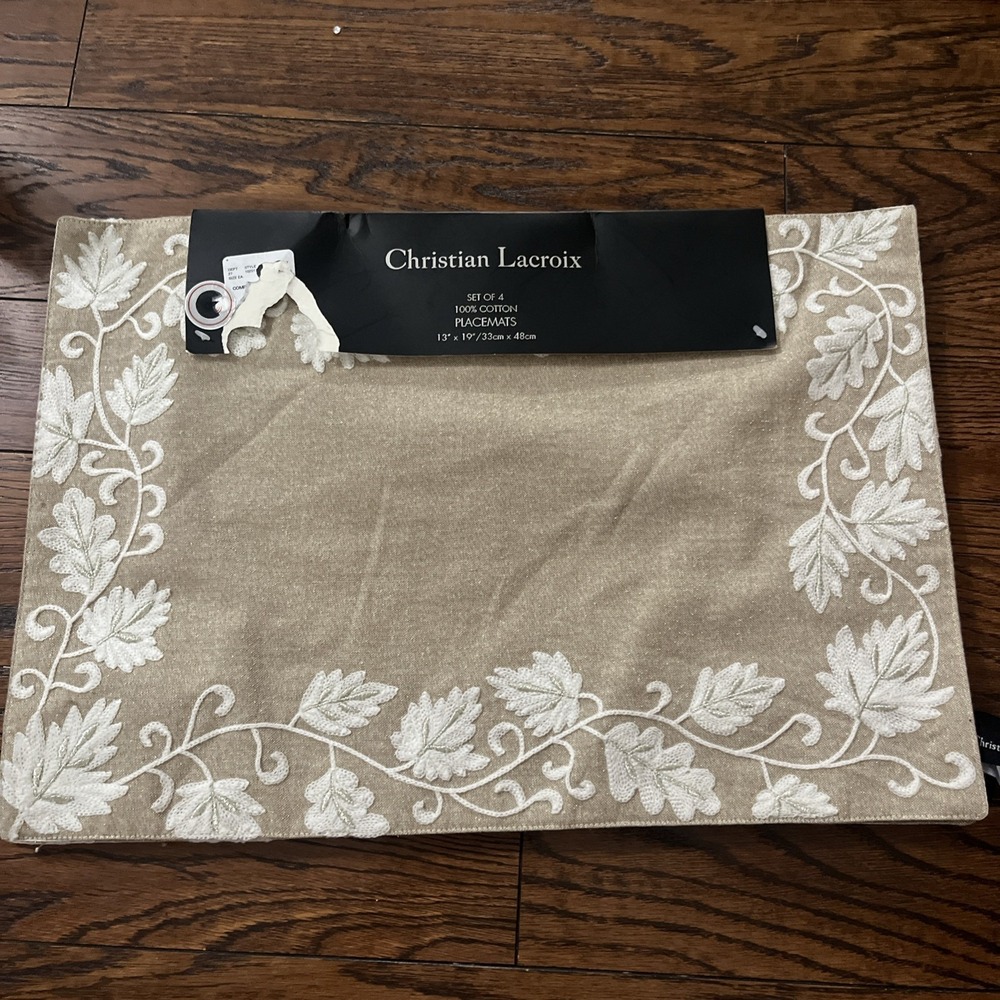 CHRISTIAN LACROIX PLACEMATS (4) GOLD CREAM LEAVES 13 X 19 100% COTTON NIP